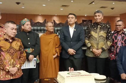 Jan Piet Mosso, S.Sos., M.M. Bupati Sorong Mendapatkan Anugerah Apresiasi Pewarna Indonesia Tahun 2023